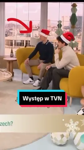 Rodzina jest dumma 😁✌️ Die Familie ist stolz 😁✌️ Krótki i udany występ w polskiej telewizji. Ein kurzer aber gelungener Auftritt im polnischen Fernsehen.  #ddtvn #tvn #występ #niemcy #polska #telewizja #warszawa #świętymikołaj #świeta 