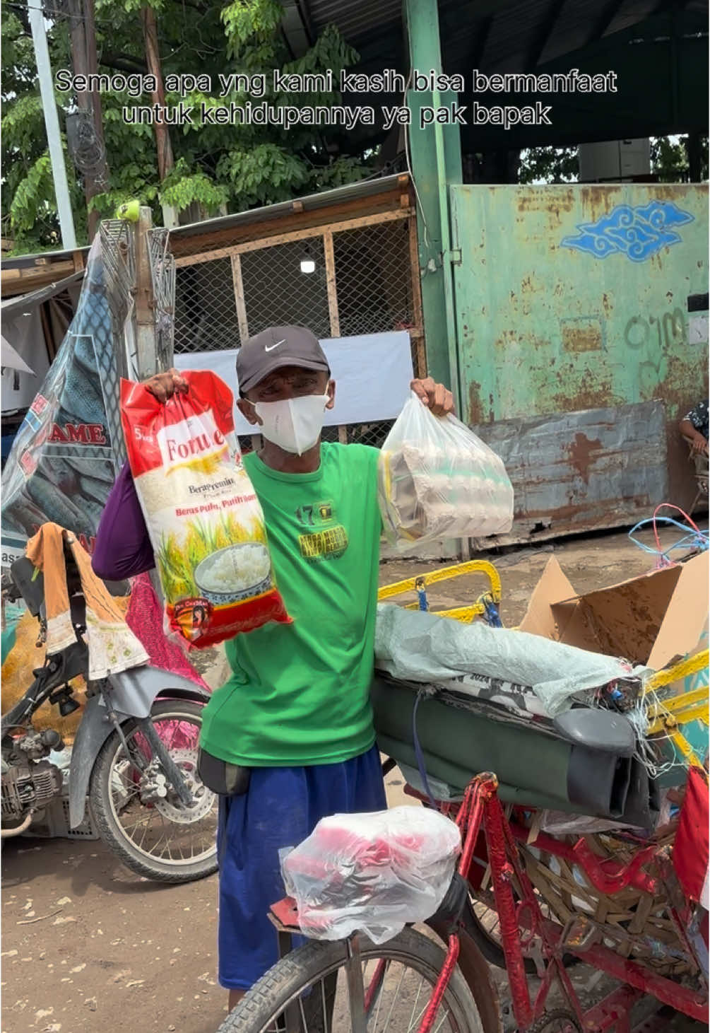 Alhamdulillah terimakasih donatur sudah menyenangkan banyak orang hari ini 🥰 #jumatberkah #sedekahjumat #allahumabarik #sedekahsembako #berbagisembako 