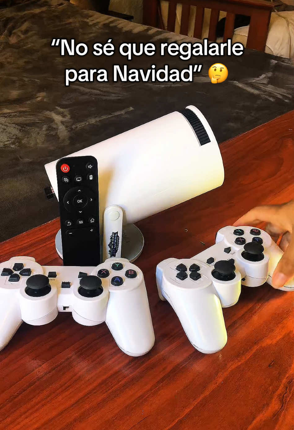 👉www.Mytiendex.store👈            🎮 LINK EN BIO 🎮 🎥Proyector Consola Retro🎥 El mejor regalo para navidad 🎄🎁. 2 funciones en 1, proyector con todas las aplicaciones, Netflix, YouTube para ver tus series y películas favoritas y un emulador de consola incluido. Con más de 10.000 videojuegos retro👾 y 2 mandos de play incluidos🎮 #consolaretro #proyector #consolaarcade #videoconsolaretro #projectorconsole #retrogaming #projector #CapCut 