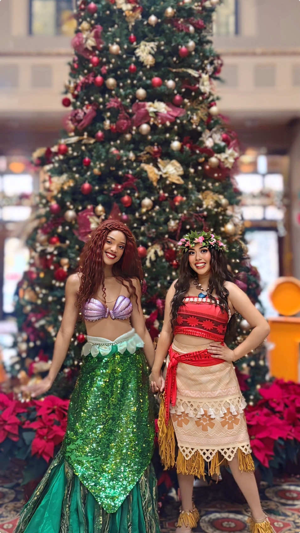 Ariel and Moana were in the holiday spirit at this year’s Children’s Christmas Party at Liuna Station! ❄️🎄❄️ #partyprincess #moana #ariel #hamilton #fyp #torontoprincessparties #magicatmydoor #liuna #disneyprincess 