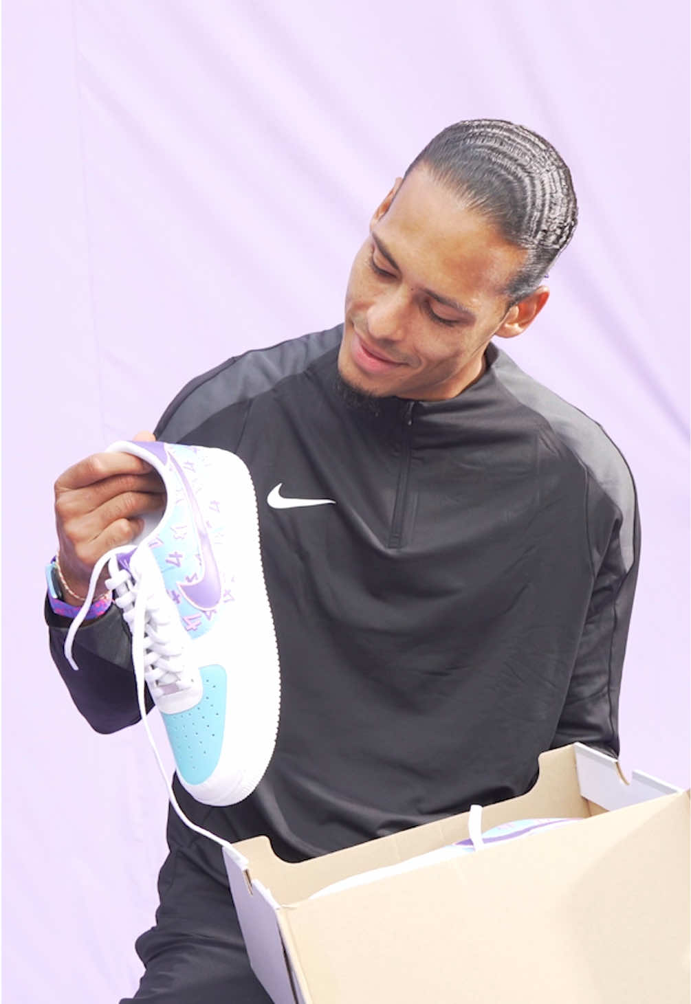 Creating custom sneakers for Virgil Van Dijk on behalf of Whoop. Watch the full vlog on YouTube: mattbcustoms #customsneakers #virgilvandijk #vvd #whoop #Vlog 