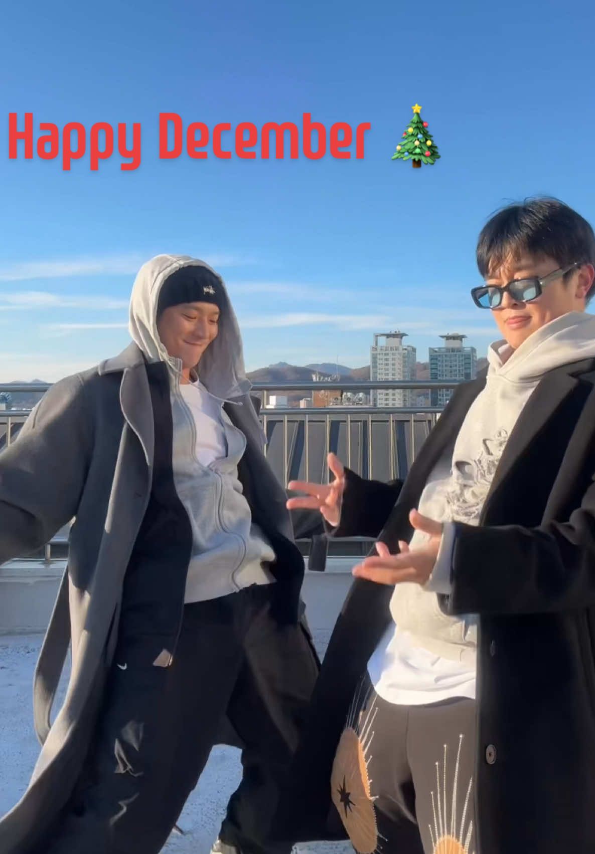 Happy December 🐨💚 #happydecember #dancechallenge #challengedance #dacevideo #trending #trenddance #trendingvideo #trendingdancechallenge #tiktokkorea🇰🇷 #DancingRadio #bboy #SINY   Dance with @💥12/11 BIGMATCH🚀HeeJae 희재🚀 