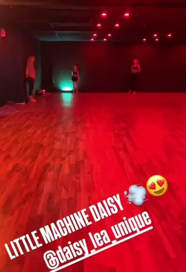 You make me want shout 🗣️🗣️ #pocketrocket #fast #freestyle #dance #machine #killingit #training #studiotime💃🏻 #youmakemewannashout #heyheyhey 