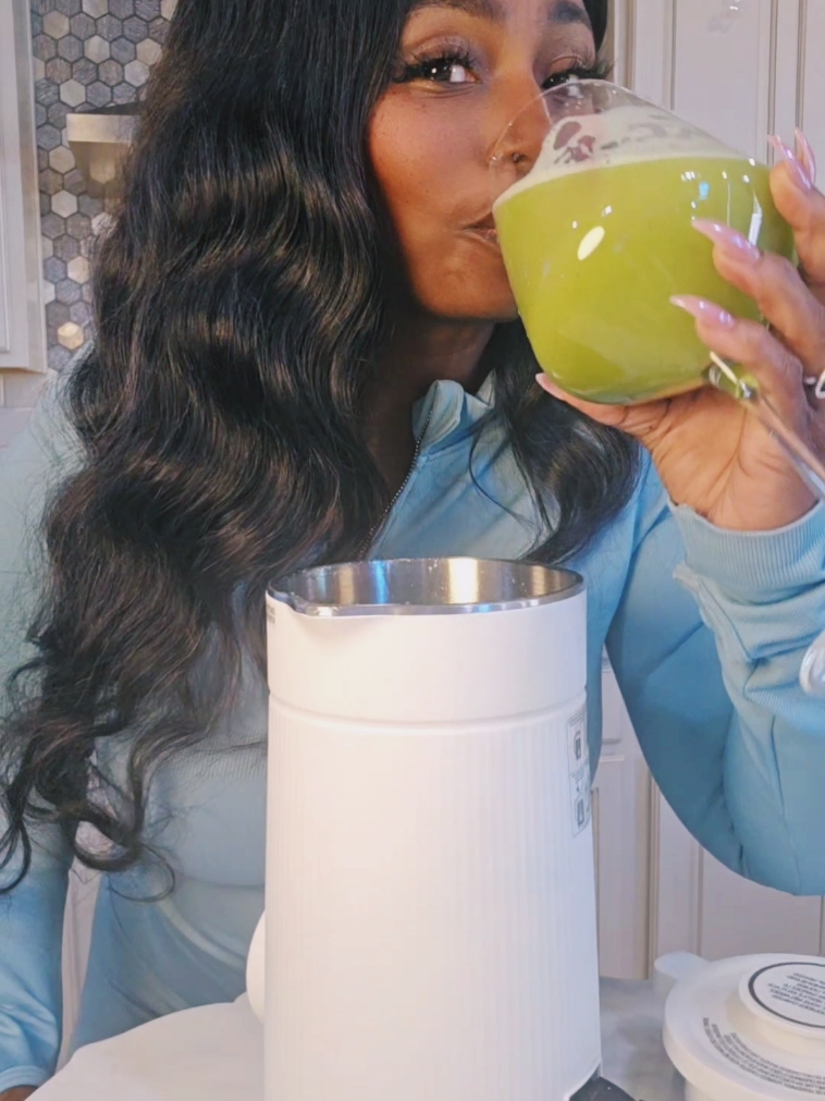 BE SMART ABOUT YOUR HEALTH!! ✨️JUICK AND MILK MAKER #tiktokshopfinds #tiktokshopmademebuyit #TIKTOKSHOP 
