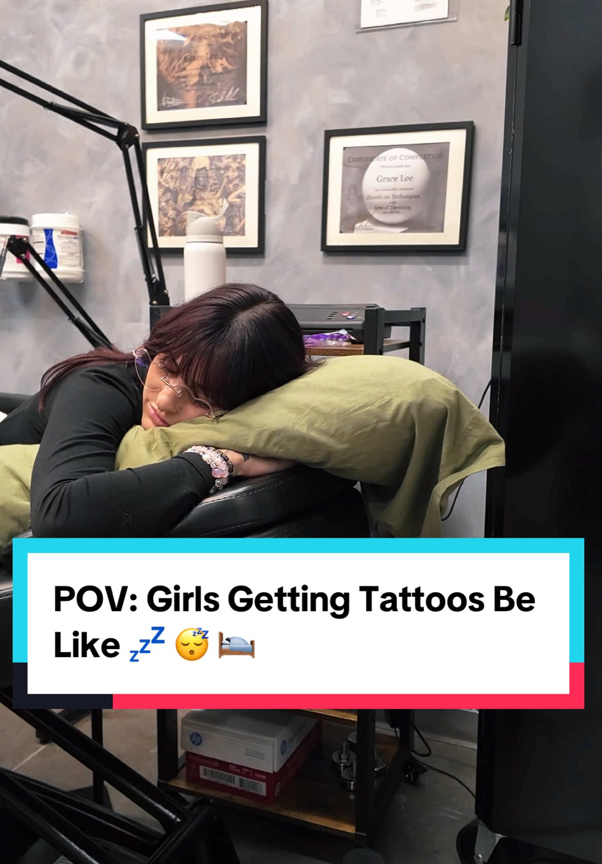 POV: Girls getting tattooed be like. 🤣😴💤💤🛌 how are they just sleeping?! 💀 My males clients too, they’ll sleep or nap. 🤣 