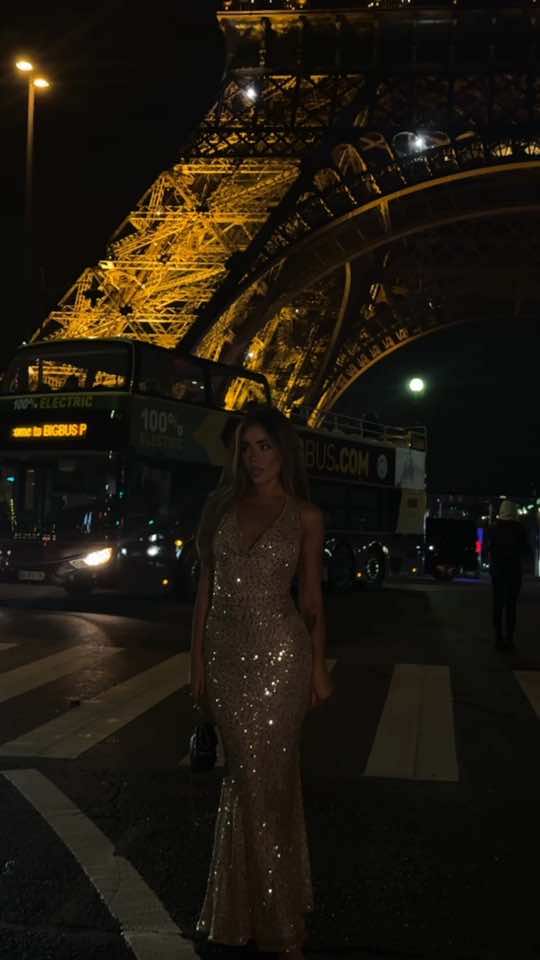 Paris hits different on Christmas times with a sparkling dress on ✨✨✨ @Babyboo 