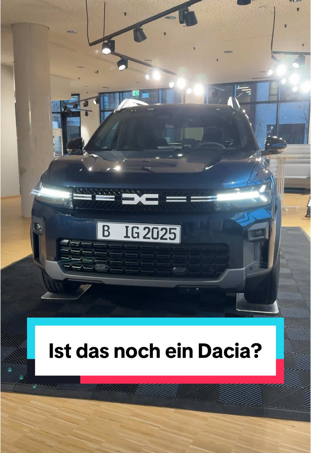 Krass, was Dacia hier raushaut! 👊 ⠀ Wäre der Bigster 2025 für dich eine Überlegung wert (trotz fehlendem Diesel)? Immerhin ist er ein günstiges Familien SUV mit viel Platz, neuen Features und gutem Preis-Leistungs-Verhältnis. Und wer ein günstiges Familienauto sucht, kommt an Dacia sowieso nicht vorbei. Was mir persönlich allerdings noch wichtig wäre, ist der Punkt Sicherheit. Der Bigster Crashtest steht leider noch aus – es bleibt also spannend. ⠀ #daciabigster #dacia #bigster #familiensuv #familienauto #suv  Werbung da Markennennung.