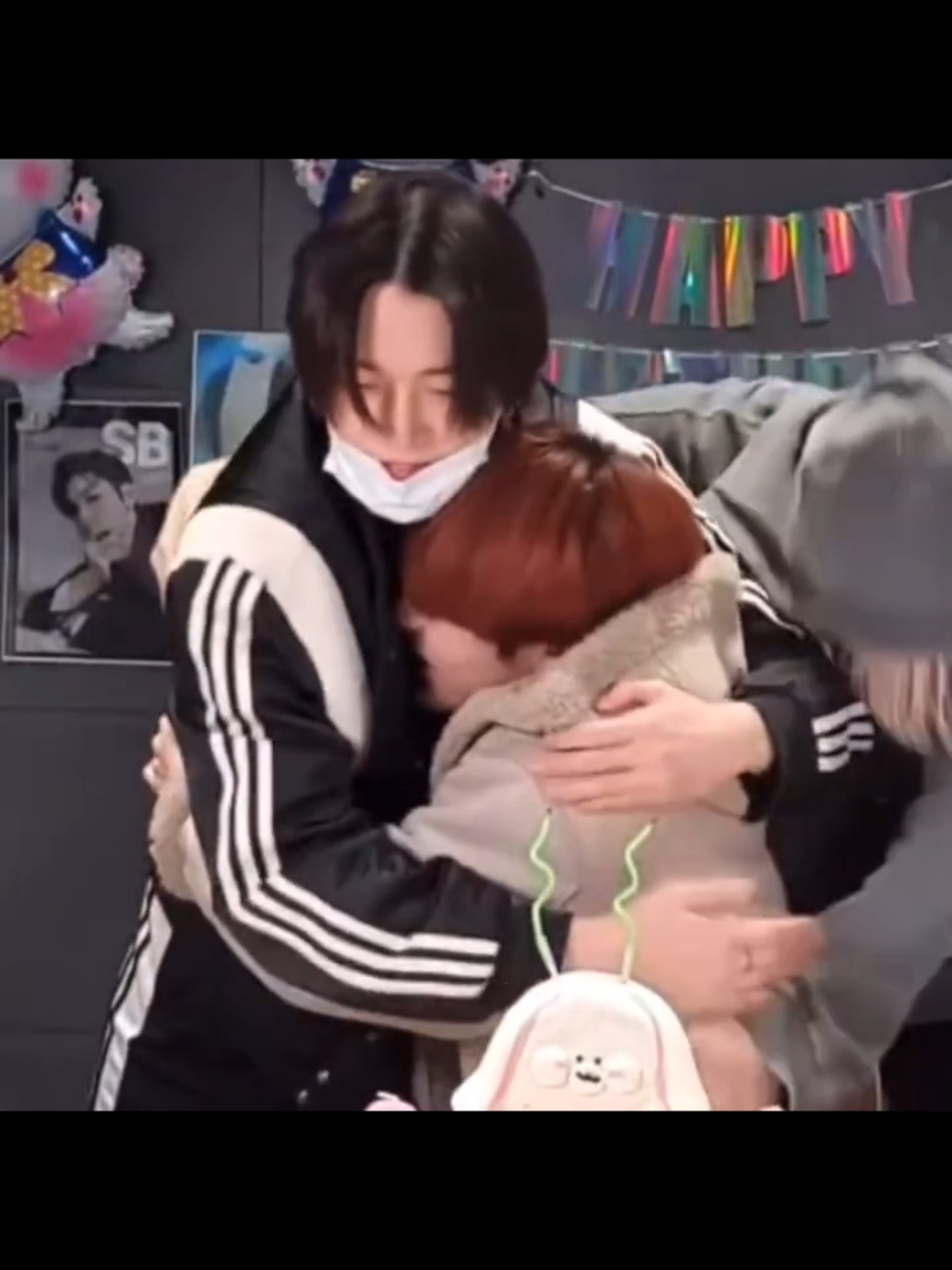 Yeonbin hugs are so warm and cordial. 🥰 #yeonjun #soobin #yeonbin #txt #thekilla #yeonbinthekilla #thekillaibelongtoyou #fyp #txt4thgenleaders #soojun 