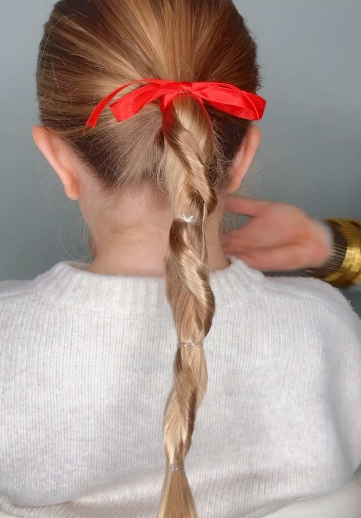 Easy updo for school ❤️ sharing my favorite hair products in the comments below, just click on the section that says related products above comment section. It will take you right there or head to the link in my bio. #hairtutorial #hairstyle #hairtutorials 