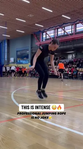 Moving so fast, cant even see the rope 😮‍💨 (adel.orszagh/IG) #jumprope #jumpeopechallenge #sports #jumpropeworkout 