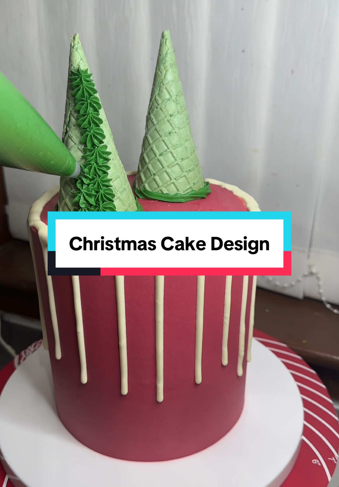 It’s Christmas! 🎄  Watch me as I decorate this cute Christmas cake with mini Christmas trees 🤩 #christmascake #christmascakeideas #christmastiktok #cakeideas #cakevideo #cakedecorating #merrychristmas #itschristmastime 