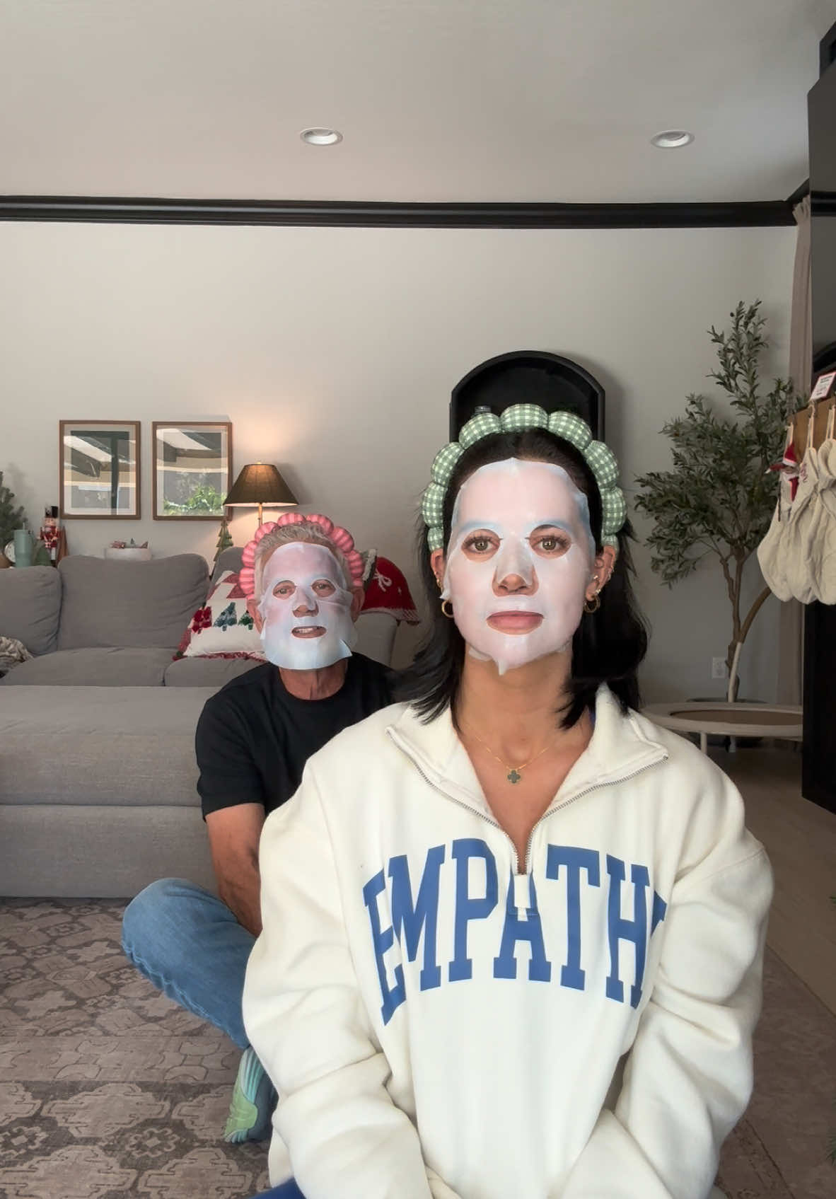 Like daughter like father 💅🏼 #fyp #viral #funny #trending #dad #dadsoftiktok #dadmoves #skincare 