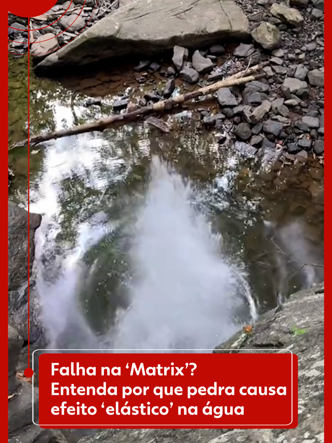 Falha na Matrix? - A resposta é não. Existem três explicações lógicas para uma cena esquisitíssima que viralizou nas redes sociais, em que: 🪨dois homens atiram uma pedra grande em um lago ou rio; 🏞️e, quando ela atinge a superfície da água, produz um efeito digno de filme de ficção científica: parece que cria uma “cama elástica” (ou abre um portal para outra dimensão, na interpretação de alguns usuários do X). O g1 consultou professores de química para entender se há alguma lógica no fenômeno (fique tranquilo, não estamos em uma realidade paralela). Eles explicaram quais as hipóteses mais prováveis: ➡️ tensão superficial; ➡️ fluido não newtoniano; ➡️ e uma ajudinha técnica que incrementou o efeito. A @luizabtenente te explica tudo isso no vídeo e na reportagem do #g1. Veja mais em g1.com.br #educação #ciência #experimento #tiktoknotícias