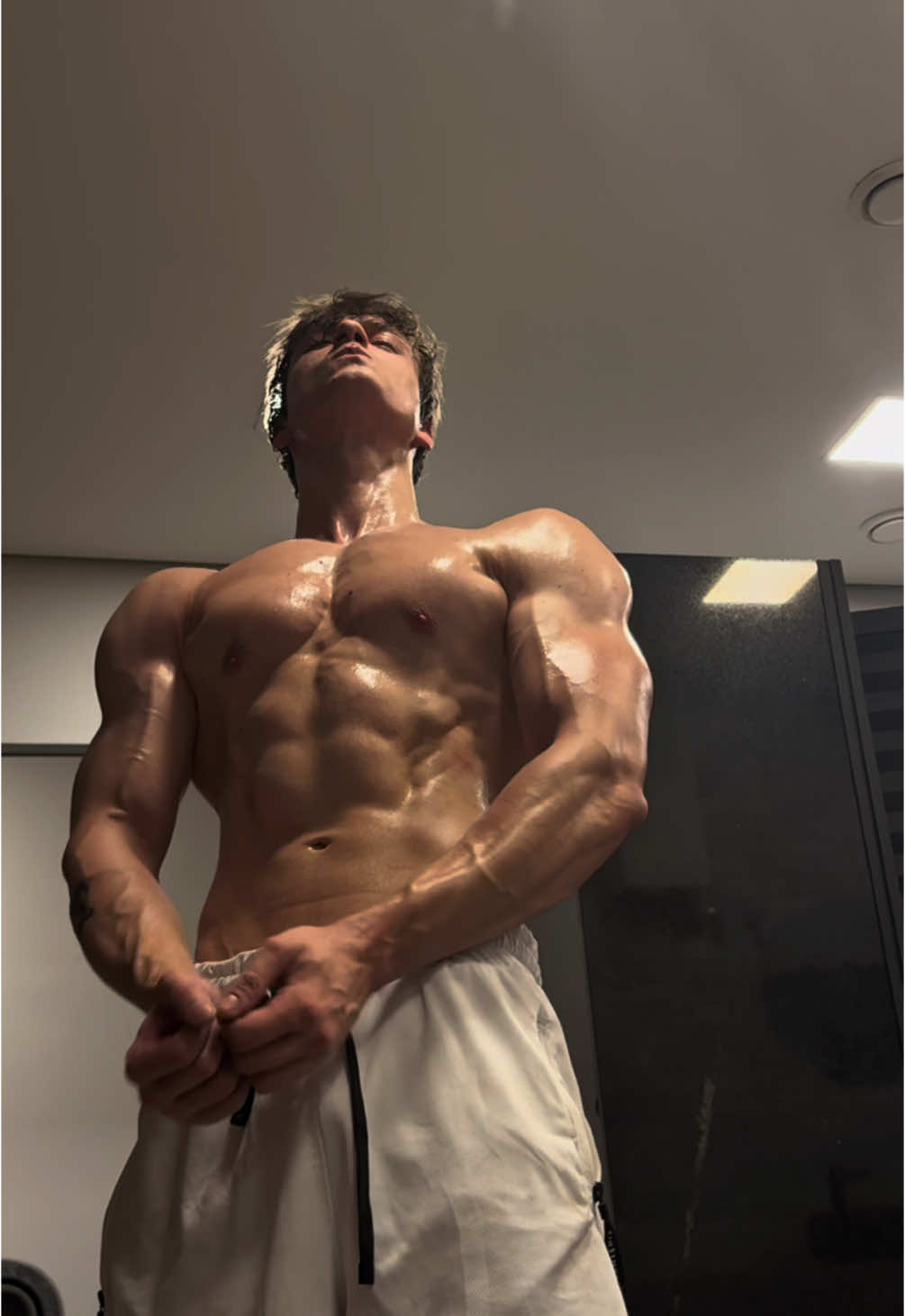 É o paper fi 🧈 #gym #GymTok #gymrat #ratodeacademia #academia #papelmanteiga #shape #evolução #GlowUp 