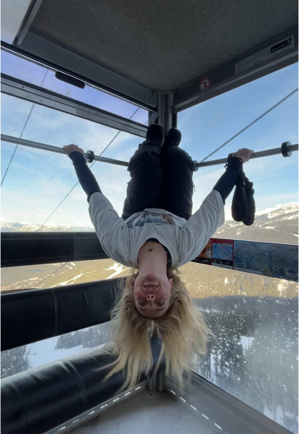 Switchin positions in the gondola #sabrinacarpenter #haveyouevertriedthisone @jessica 