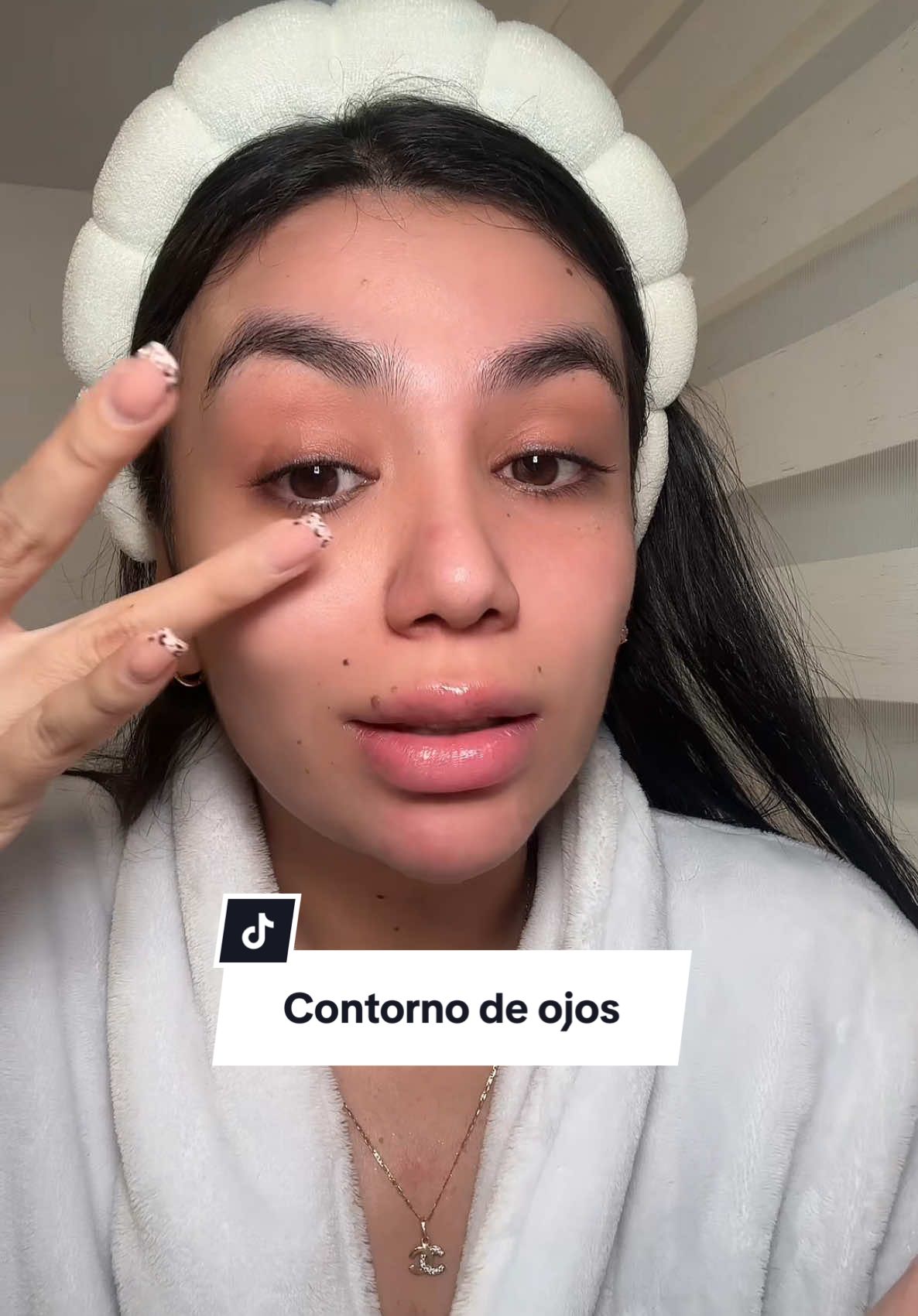 Respuesta a @Gisell23 previene lineas de expresión con el contorno de ojos de @LAYNA, el  #corrector no se cuartea cuando hidratamos bien esta zona #skincare #skin #contornosdeojos #tips #skincarecolombia #creatorsearchinsights #beatytok #beautyhacks 