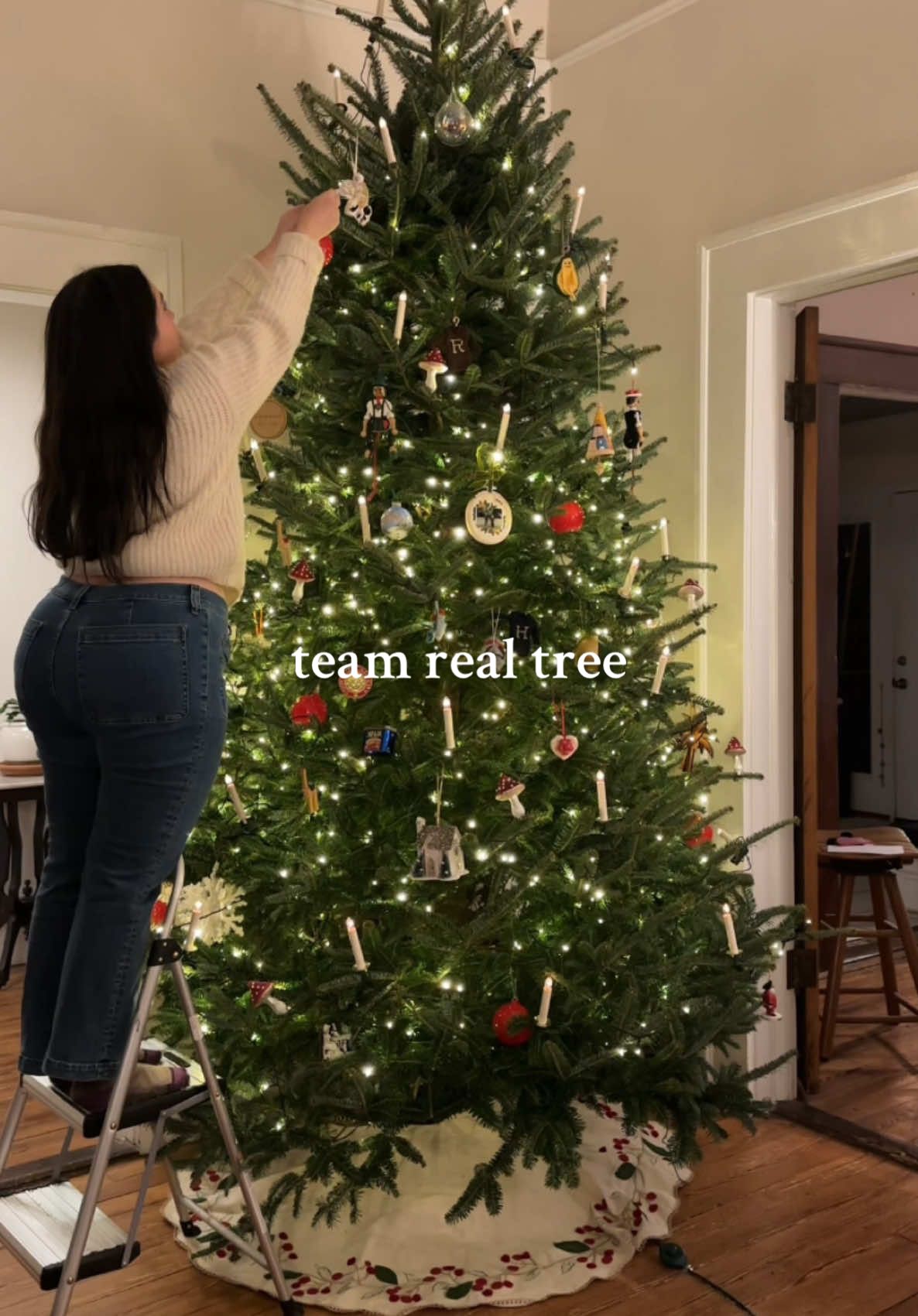 at least team real tree this year, we did have to cut about $50 of tree off to make it fit🙃 #christmastree #christmas #Vlog #minivlog #christmastreefarm #cozy #cozyathome 