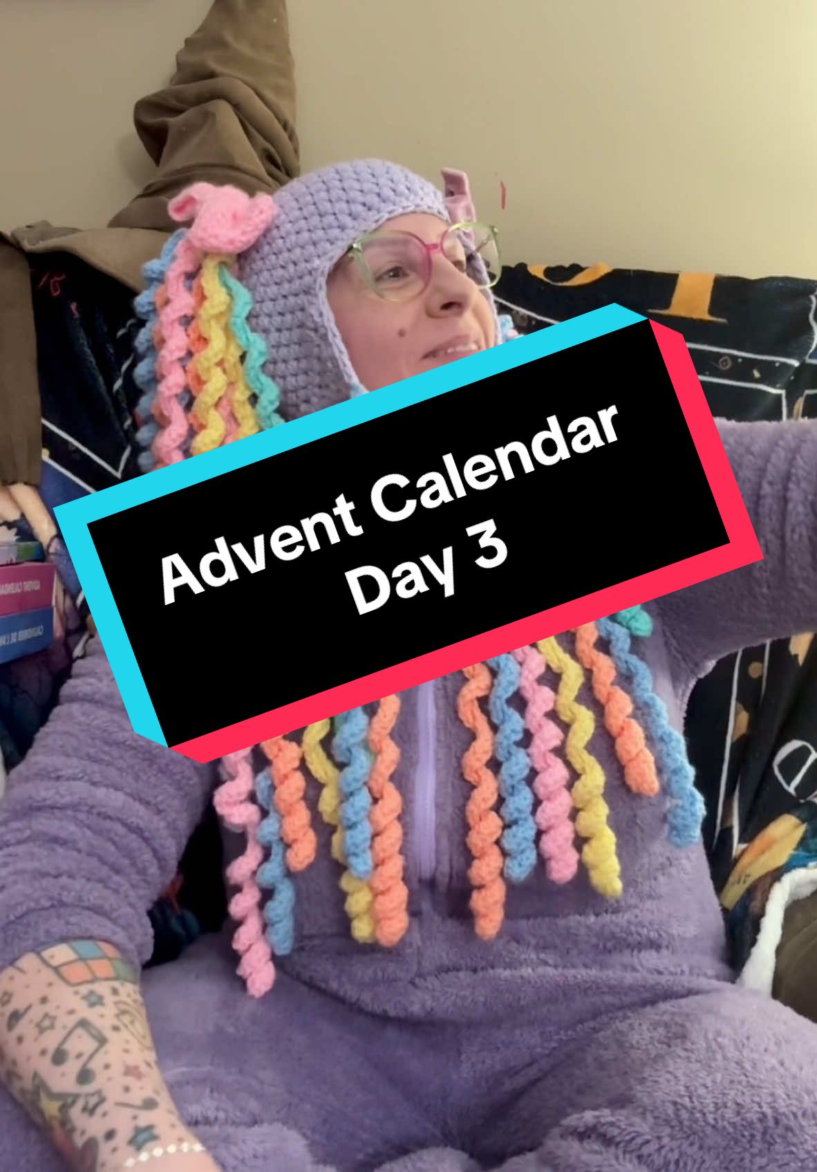 Surviving is hard #adventcalendaropening #apocalypse #holiday #chapstick #review #day3 #makeup #facecandyjenna 