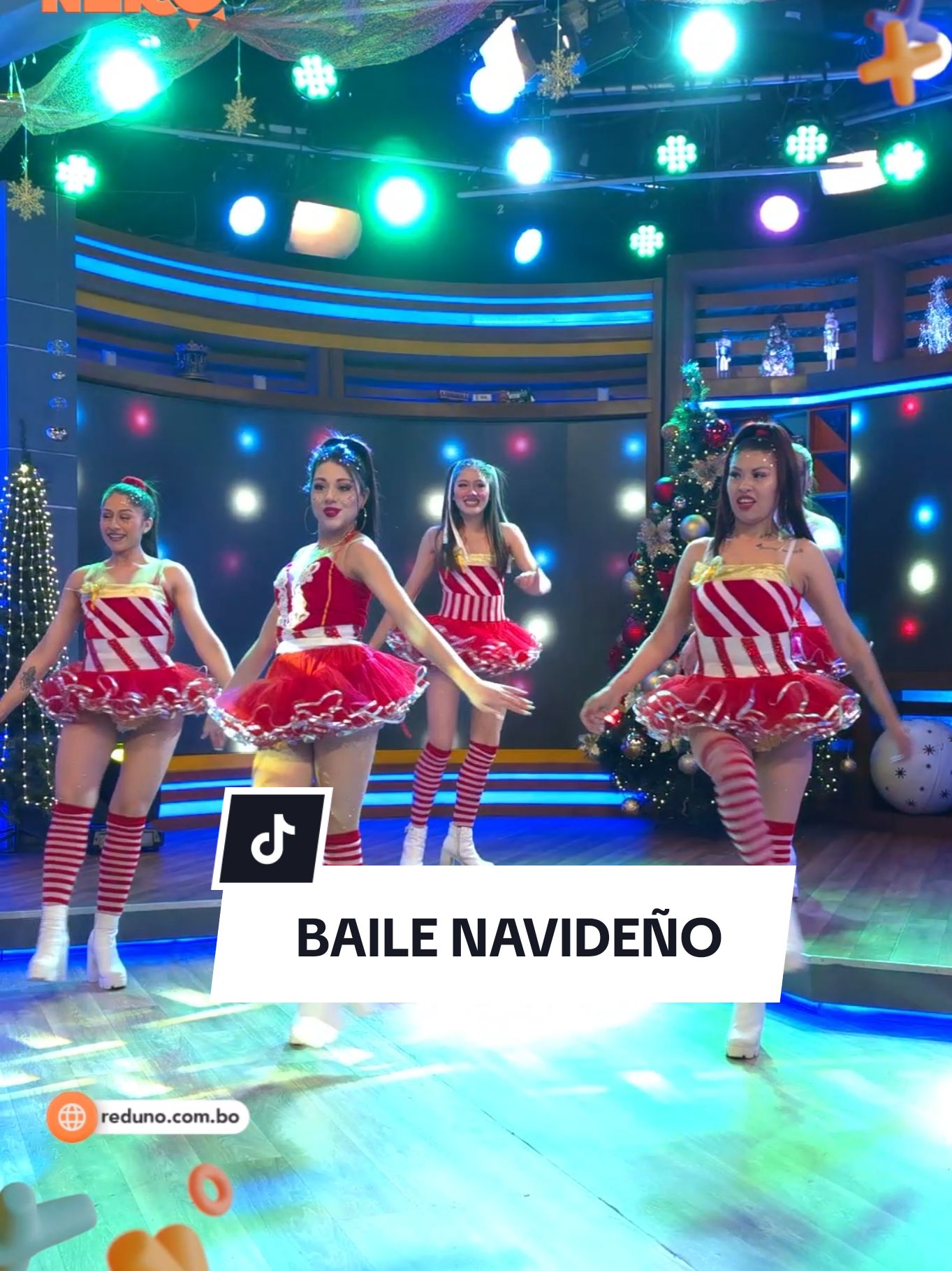 Coreografía navideña junto a las chicas de @MODANCE  #ElMañaneroLPZ #RedUno #LaPaz  #Navidad #ChristmasDance 