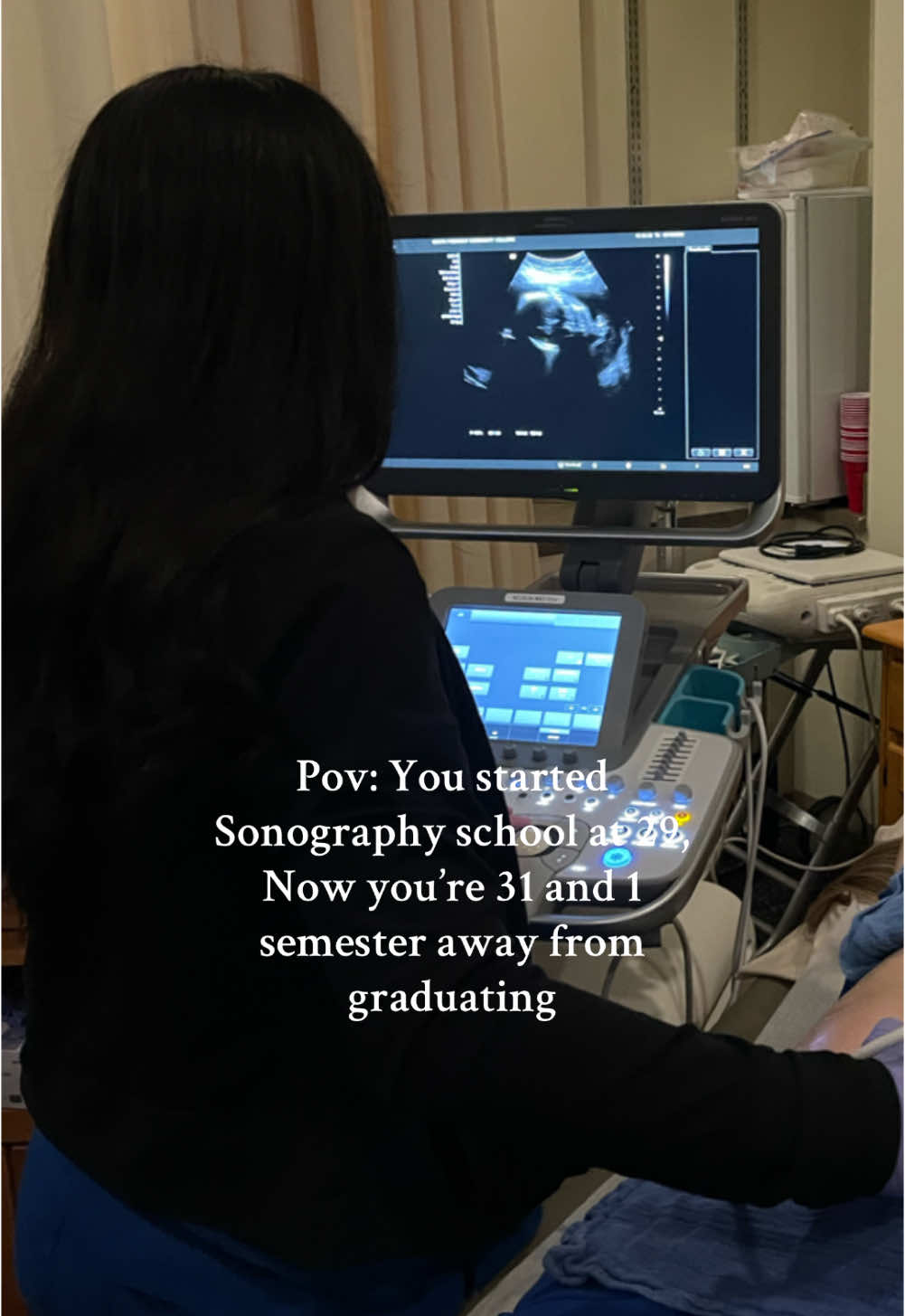 I decided to change careers and I couldn’t be happier. It’s never to late to go for your dreams🤍 #sonographystudent #sonographyschool #ultrasoundtech #ultrasoundstudent 