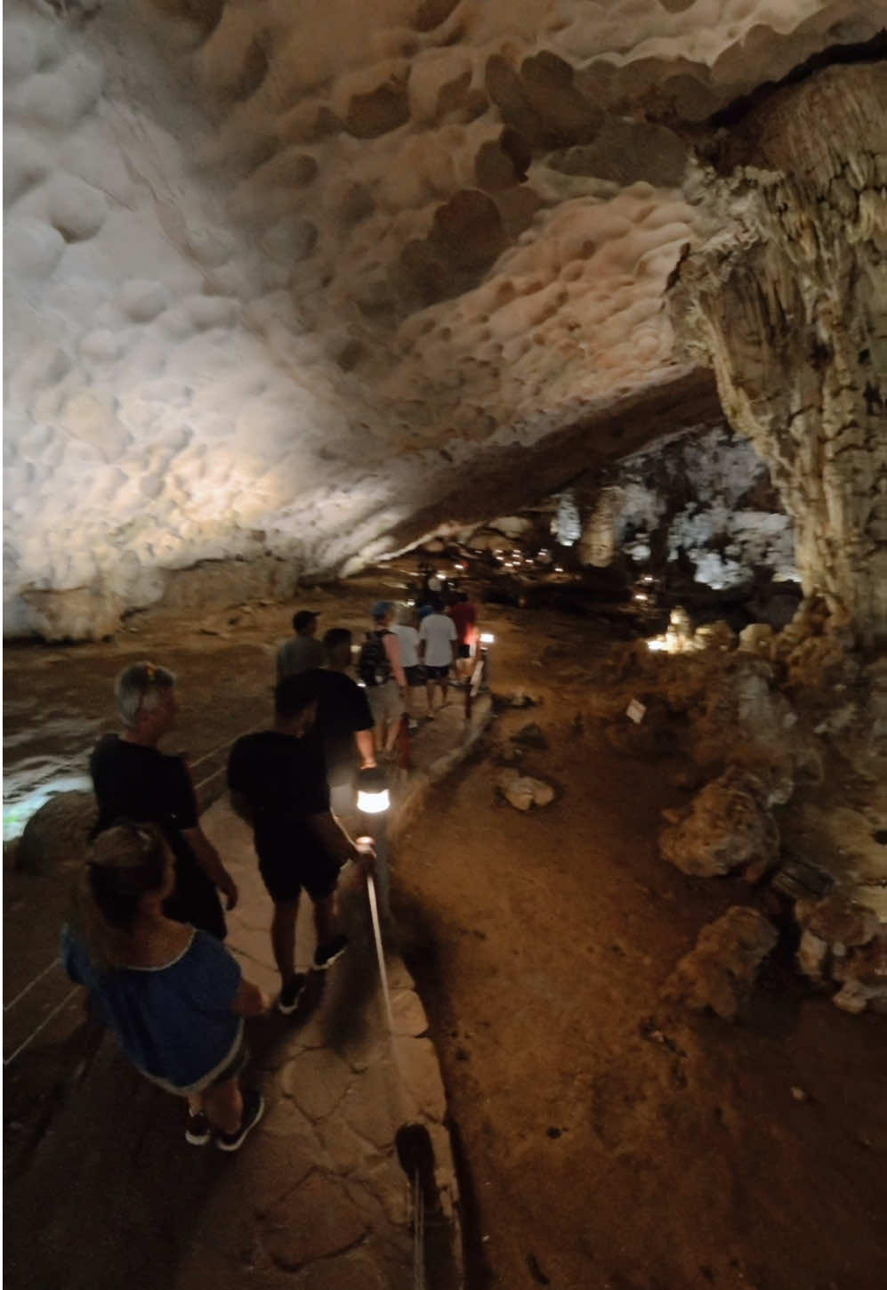 #Vlog day 2: checked out Sung Sot Cave which is about 1km walk inside the cave. It is one of the widest grottoes in Ha Long Bay with thousands of stalactites and stalagmites. #daugocave #vietnam #govietnam #halongbay #hanoi 