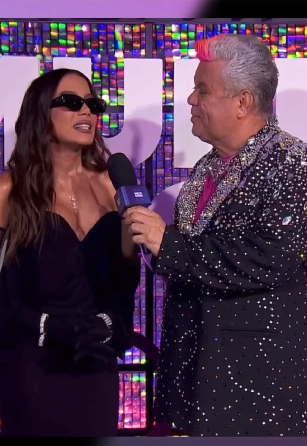 @Anitta no Prêmio Multishow, comentando sobre sua carreira! Demais, né?! #Anitta #PrêmioMultishow #RadioDisneyBrasil 