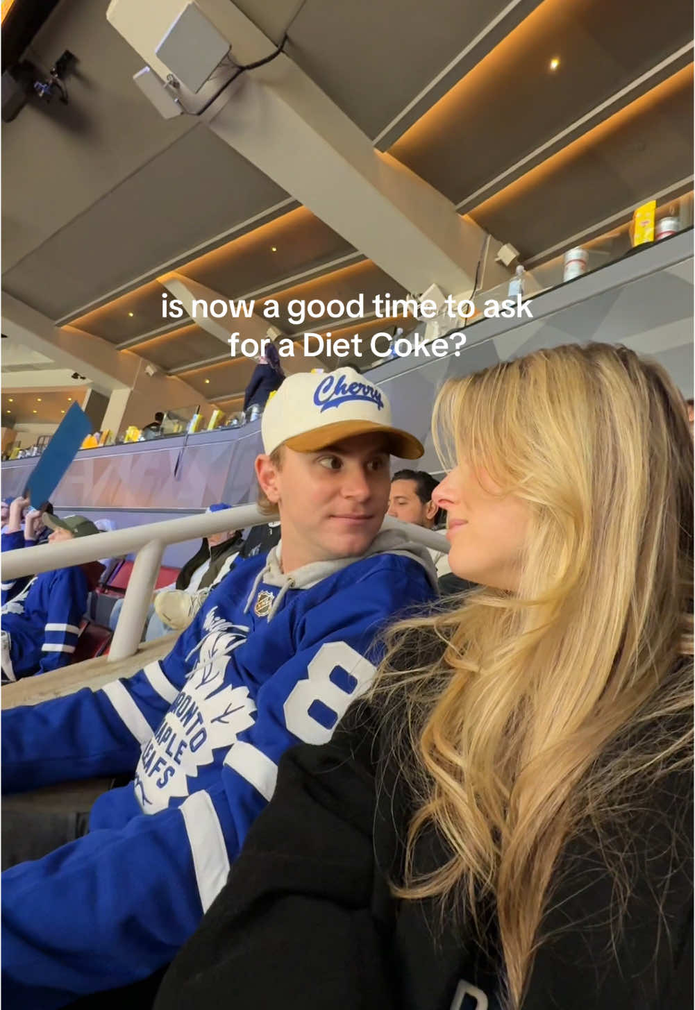 andie anderson af  #howtoloseaguyin10days #hockeygame #torontomapleleafs #datenight #leafsnation 