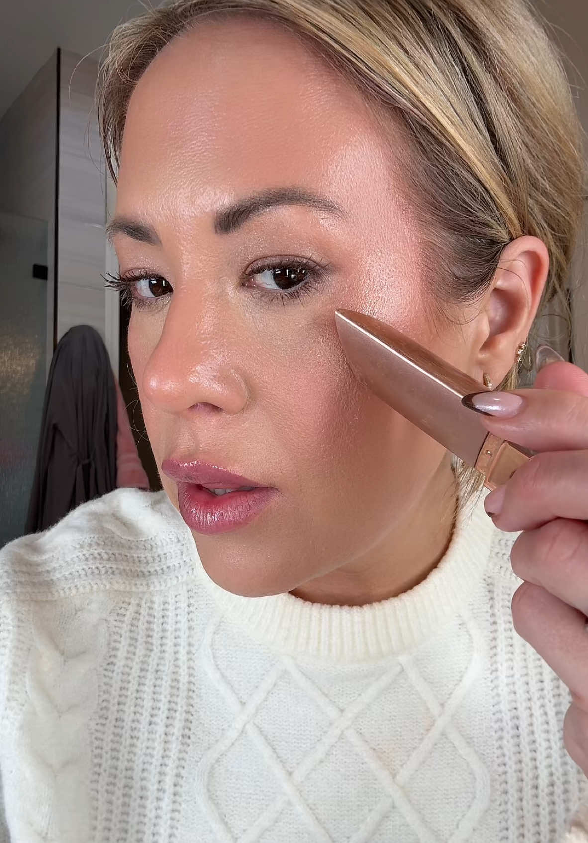 @LYS Beauty highlight and bronzer stick together FTW! Never fails i’ll get a compliment about my skincare wearing this highlight! I do love my skincare routine but man this highlight glows me right up! 👏🤣 #lysbronzingstick #lyshighlighterstick #tiktokmademebuyit #tiktokshopholidayhaul #viralbeauty #trends