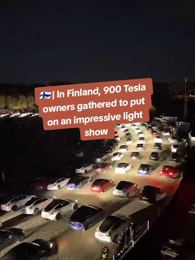 🇫🇮 | In #Finland 900 #Tesla owners gathered to put on an impressive light show #synchronized with their #electricvehicles #ElonMusk #x 