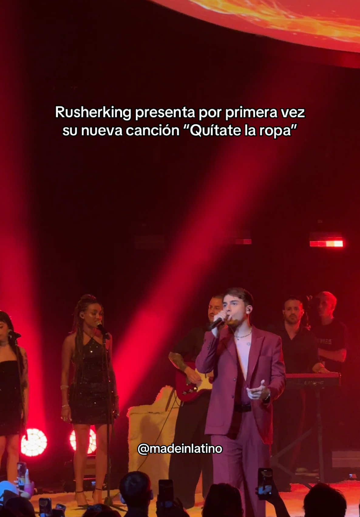 Momenro inédito de la noche, #rusherking le regala a sus fans “Quítate la ropa” canción que pertenece a su nuevo álbum #Casa11 ❤️