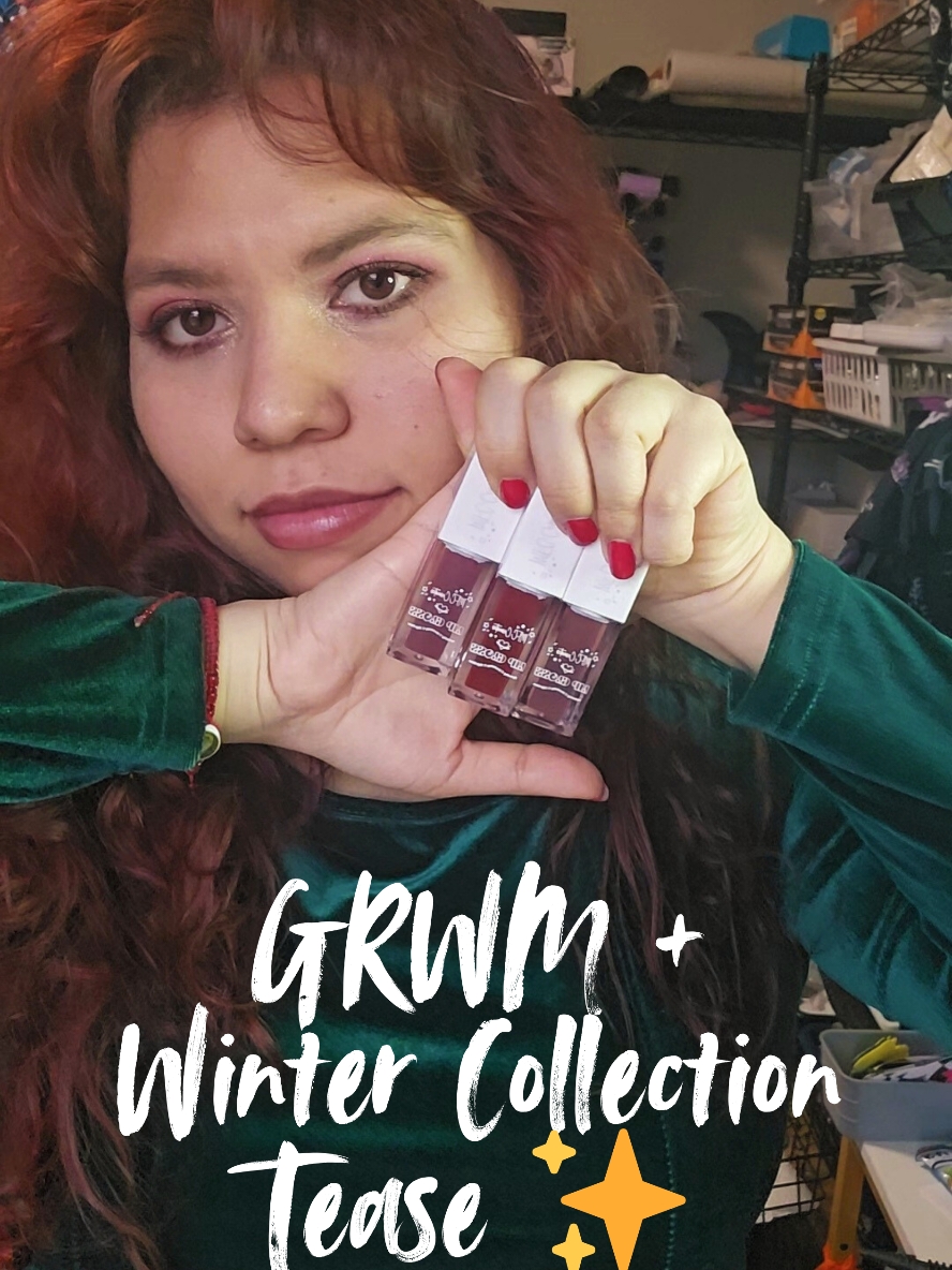 GRWM + Teasing the Winter Collection Lip Gloss Colors 😉✨️ Happy Thanksgiving! I am incredibly thankful for all of you who have followed me and supported my small business 🥹🫶🏼 i have many more new things coming in the future! So Stay Tuned 😉✨️ Products Used: • The Ordinary - Salicylic Acid 2% Solution  & Hyaluronic Acid 2% B5  • Benefit Cosmetics -  Gimme Brow+ Tinted Volumizing Eyebrow Gel • Urban Decay - Eyeshadow Primer Potion  • Morphe Cosmetics - 35X0 Natural Flirt Eyeshadow Palette  • NYX Glitter Primer  • Maybelline Volum Express Pumped Up, Colossal Waterproof Mascara • @MFCCOSMETICS Winter Collection Glosses 😉✨️  ☆ www.moonflower-co.com ☆  #MoonflowerCo #MFCCosmetics #MFC #SmallBusiness #smallbiz #makeup #cosmetics #lipgloss #lipstick #lipbalm #gloss #makeupcommunity #beautycommunity #makeupessentials #lipessentials #lipcare #affordablemakeup #handmadewithlove #vegan #crueltyfree #sheer #mattelipstick #fullcoverage #lipcream #mattelips #glossylips #liptint #lipstickaddict #lipsticklover #lipstickjunkie 