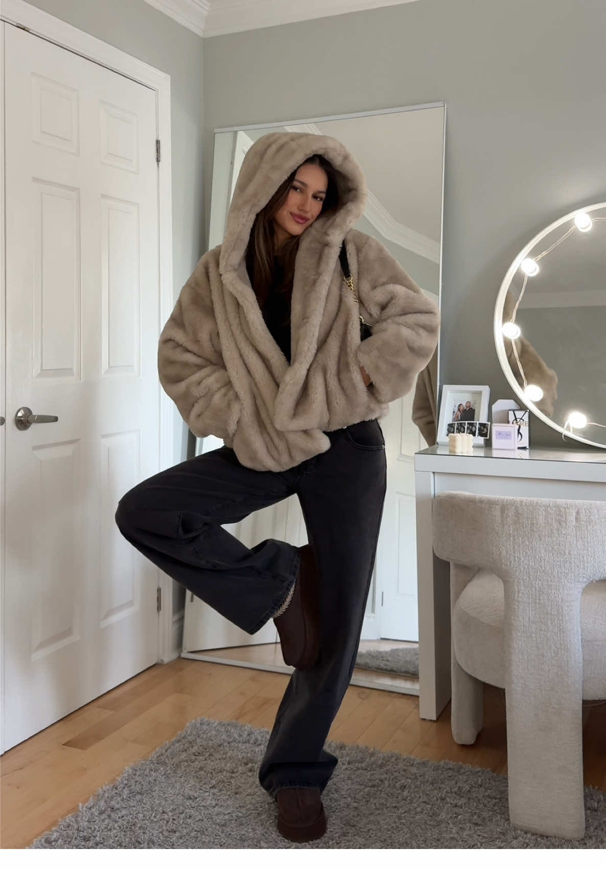 Styling my hooded fur coat from Zara 🧸🤎 #zarafinds #zaraoutfit #furcoat #winterfashion #coat #winteroutfits 