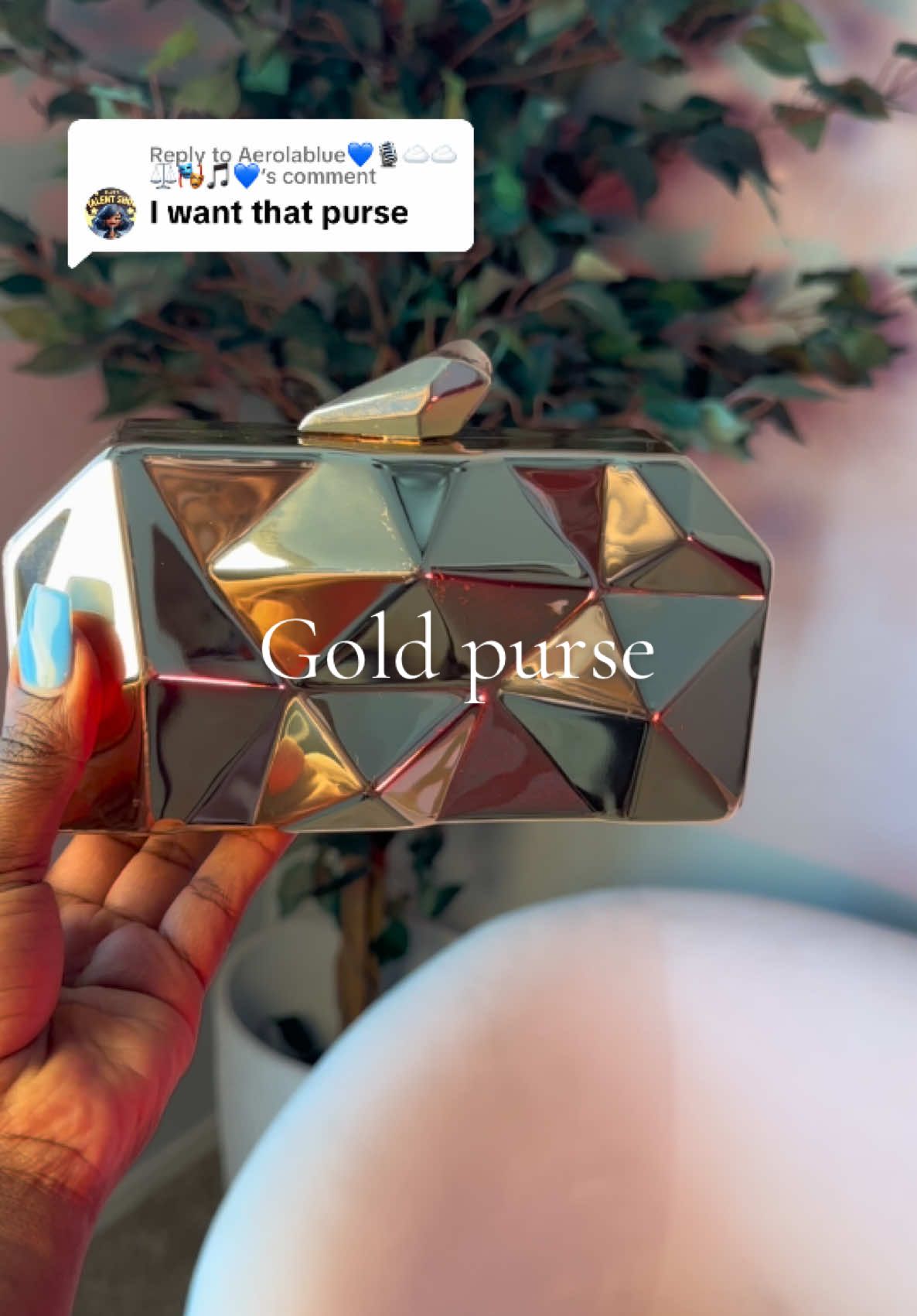 Replying to @Aerolablue💙🎙☁️☁️⚖️🎭🎵💙 here is theViral purse my love . Am holding it in a size small 🫶💞. #bags 
