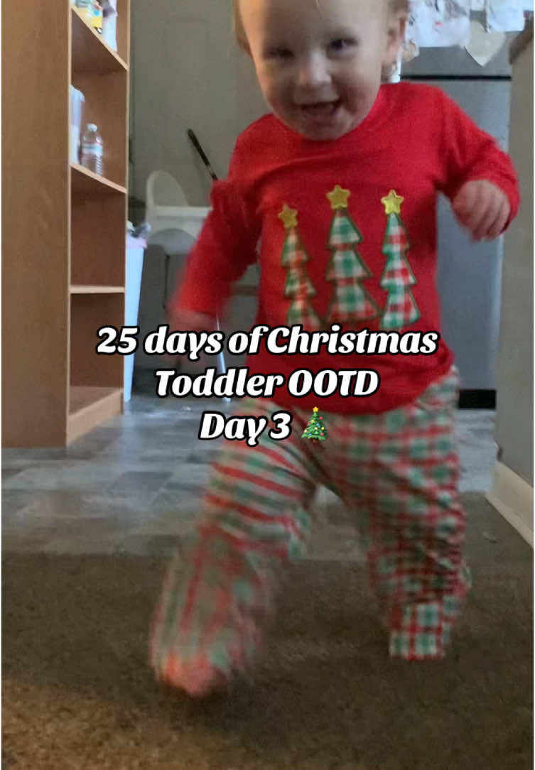 25 days of Christmas toddler OOTD day 3🎄 #toddlerootd #25daysofchristmas #toddlersoftiktok 