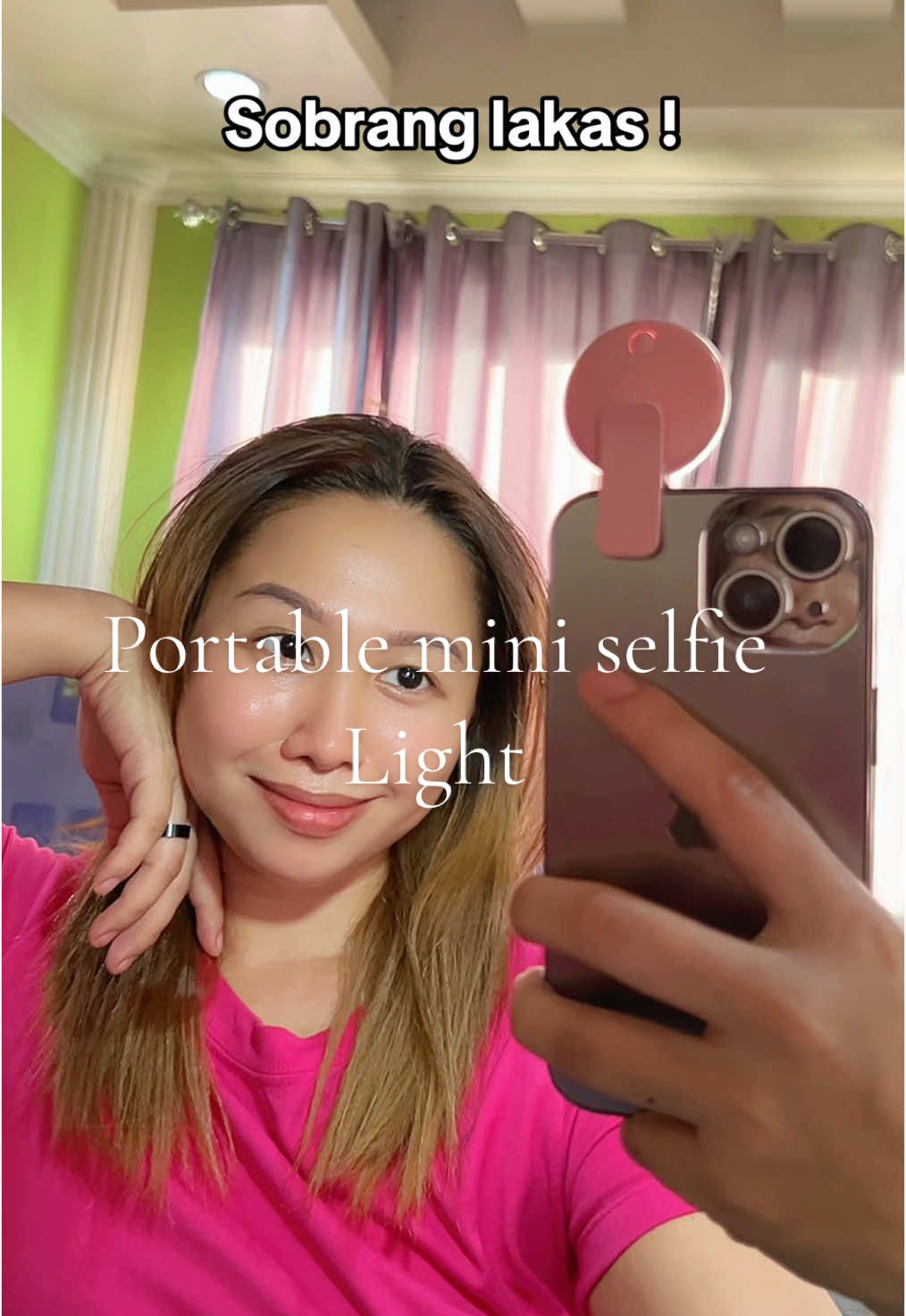 Sa mga mahilig mag selfie jan !!! Perfect to mini selfie light 😍 85 pesos lang ang lakas ng lights nya😍 #fyp #miniselfielight #miniselfieringlight #portableminilight #miniringlight #trendingtiktok #affordable #quianefe