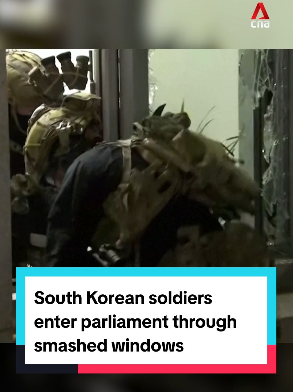 Shortly after South Korean President Yoon Suk Yeol declared martial law late on Tuesday (Dec 3), helmeted troops — apparently assigned to enforce the measure — were seen entering the parliament building in Seoul through smashed windows. Yoon has since reversed course, after lawmakers defied security forces to vote against it. #southkorea #southkoreanews