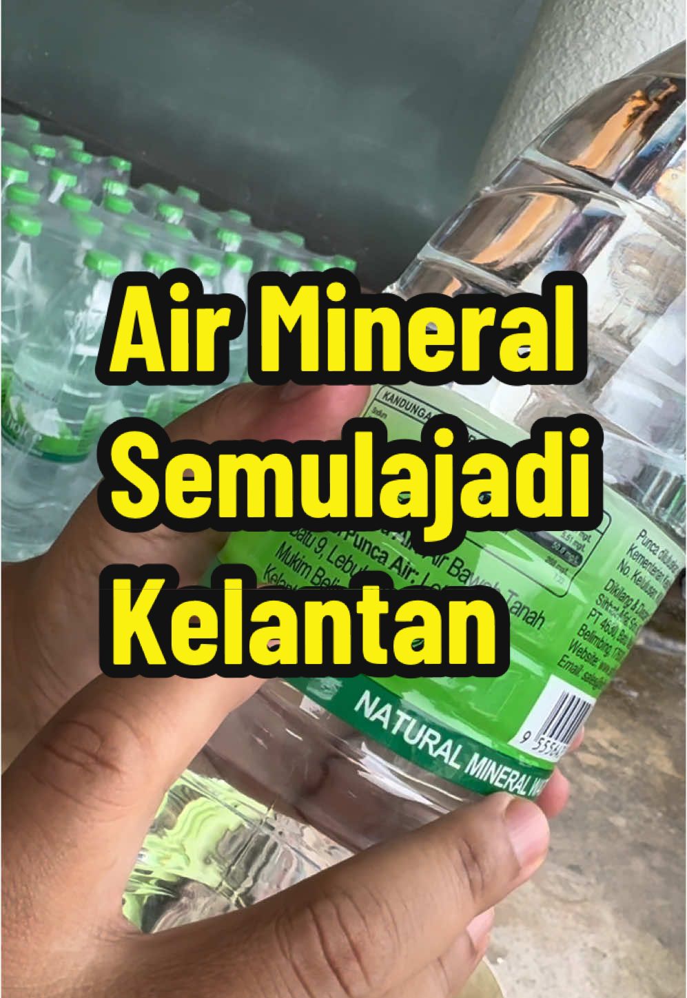 Air Mineral EAU Choice ni hasil bumi Kelantan.  Kandungan mineral tinggi dan ada silika. #airmineral #docnan #kilangairmineralkelantan #eauchoice #docnansihhat #silicamineralwater 