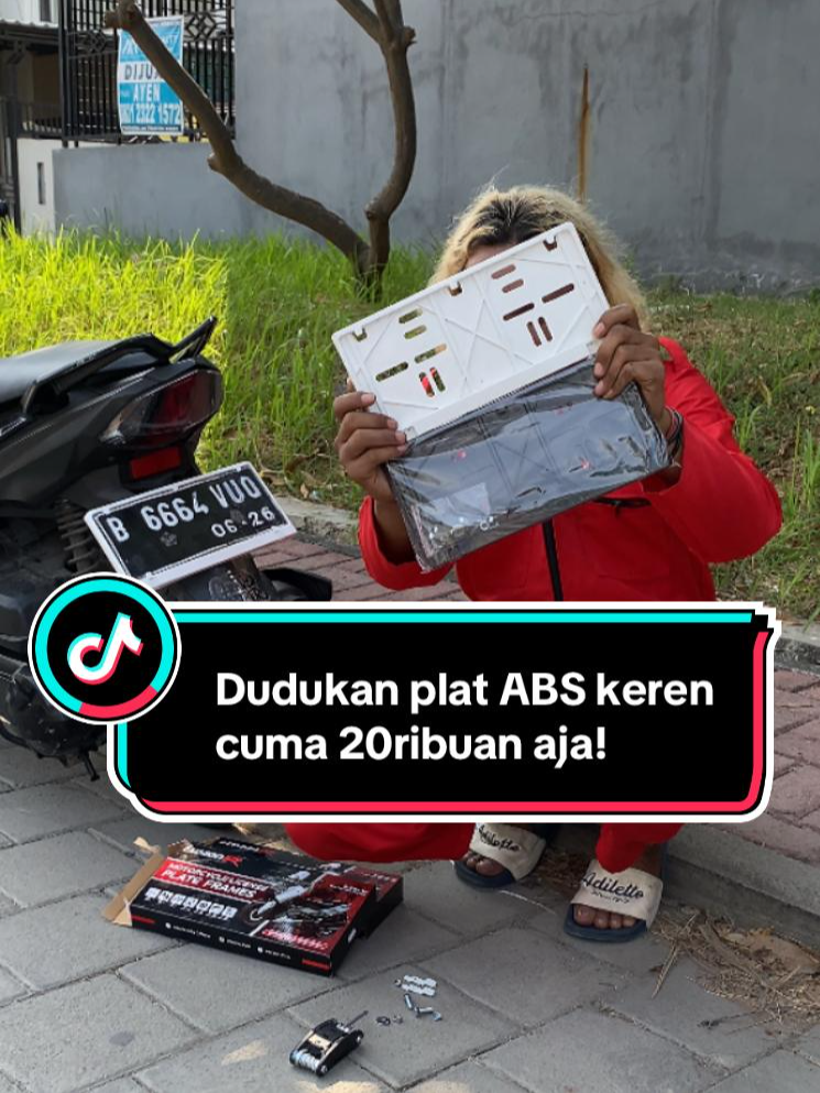 cuma 20 ribu udah dapet dudukan plat ABS sekeren ini. buaruan deh ganti dudukan plat kalian yang udah kusam. #dudukanplatmotor #dudukanplat #wibgajian #platnomor #aksesorismotor #variasimotor #fusionr