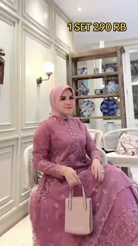 SET KEBAYA MELAYU #kebaya #fyp #racuntiktok #outfit #kebayamodern #bridesmaids #wisuda 