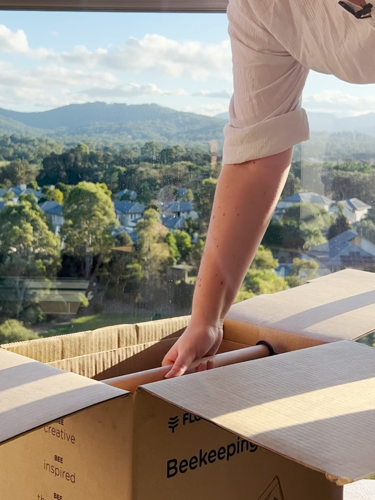 Sound on 🔉 Unbox the Flow Hive Beekeeping Caddy with us 🥰 🐝 What’s on your beekeeper wishlist this holiday season? We’d love to hear! 🌸✨ ⏳ Psst… the holiday delivery deadline is nearly here! Check out our Gift Guide for more information. Link in bio #FlowHive #Beekeeping #FlowBeekeepingCaddy #ASMR