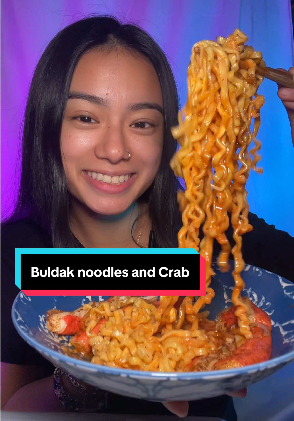 Carbonara noodles and crab legs😍😋 #seafood #carbonara #buldak #mukbang #spicy #asmr #crab #foodtiktok #satisfyingvideo 