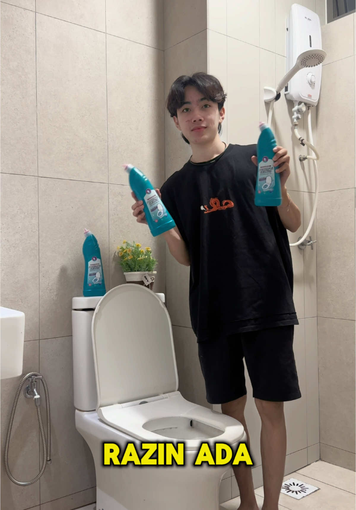 untuk korang yg toilet berkerak tu belila @Logeski MY  #ScrubFreeLabs #logeski #logeskiToiletBowlCleaner #LogeskiClean #pencucimangkuktandas #pencucitandas 