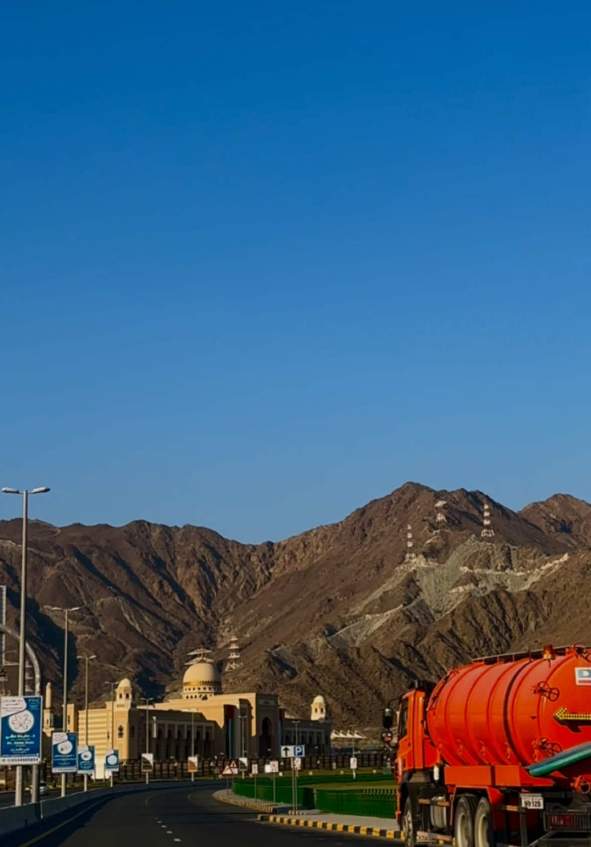 Winding roads, endless views. ❤️  . . . . . . . . . . #khorfakkan #uae #fujairah #sharjah #visituae #foryoupage #fyp #traveluae #naturelovers #beachvibes #mountainadventures #hiddenparadise #exploreuae #uaebeach #WeekendVibes #wanderlust #adventureawaits #beautifuldestinations #outdoorlife #roadtripuae #uaenature #scenicviews #travelvibes #hiddengems #travelwithme #seasideescape #travelgram #uaeblogger #explorepage #lovetotravel 