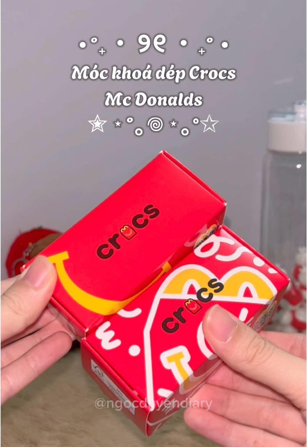 Mê mẩn với 2 bé móc khoá Crocs siêuu xinh yêuu luôn tờiii 🥰 #unboxing #crocs #keychain #mcdonalds #fyp #xuhuong #foryou #aesthetic #unboxingvideo 