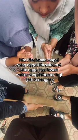 huhu #masasmp #masabiruputih #lulussekolah #kelas9 #beneransebentarlagilulus #4u #quotes 