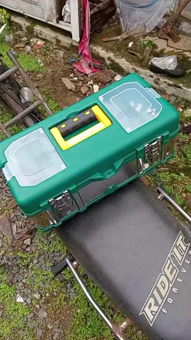 siapa disini yang menjadi mekanik panggilan nih bawa toolbox ini akan lebih mantap #toolbox #mekanikpanggilan #tempatperkakas #toolboxfullset #mekanik #bengkel #otomotif 