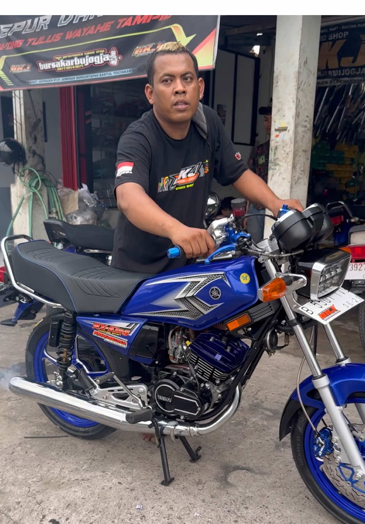 Review tipis2 rxking idaman birunya cinta . #rxking #cc #rxkingindonesia #rxkingmodifikasi #rx #rxkingnusantara #yamaha #stroke #tak #rxkingclub #rxkingbandung #rxkingjogja #yamaharxking #rxz #indonesia #rxkingmedan #rxkingjakarta #rxkingindependent #yrki #takindonesia #f #yamaharxkingindonesia #zr #rxspesial #rxkingviral #rxkingkalimantan #ninja #yamaharx #rxkingroadrace #satria