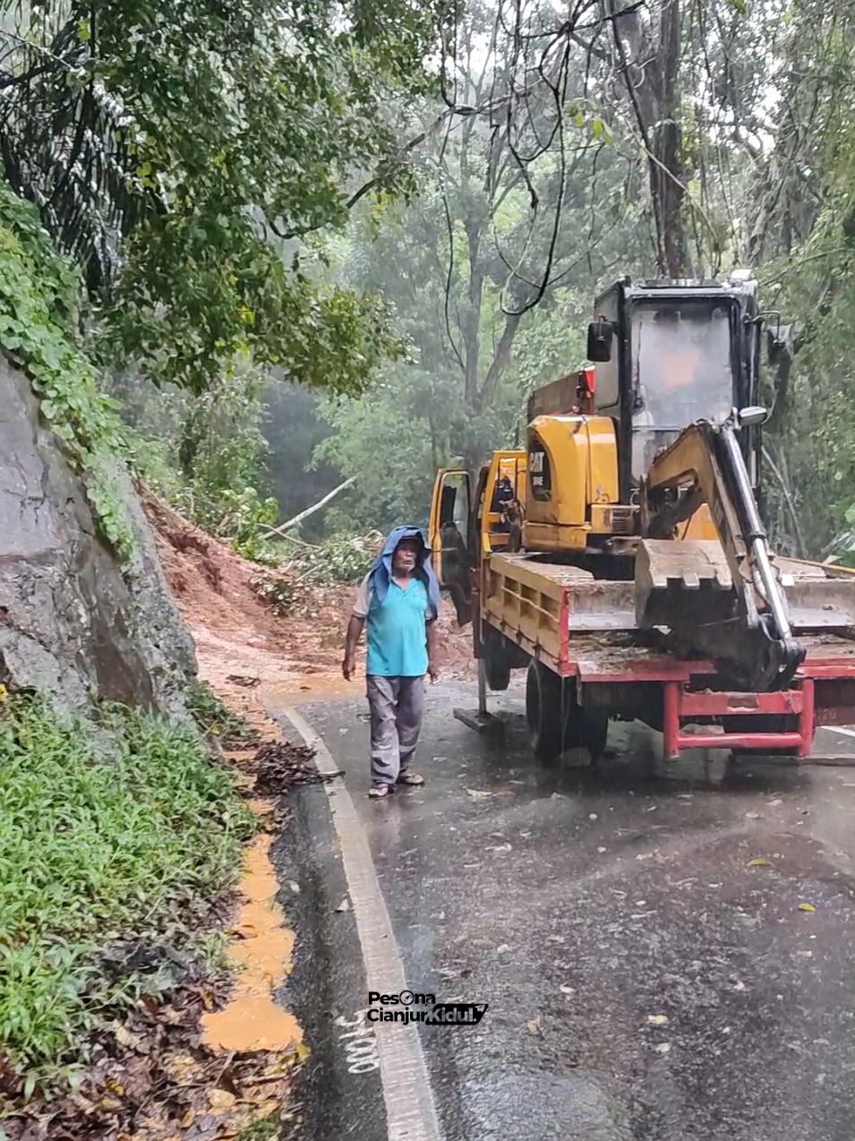 Update Sementara Sindangbarang - Tanggeung Setelah Diguyur Hujan Beberapa Hari Ini.. #cianjurselatan #longsor #banjir