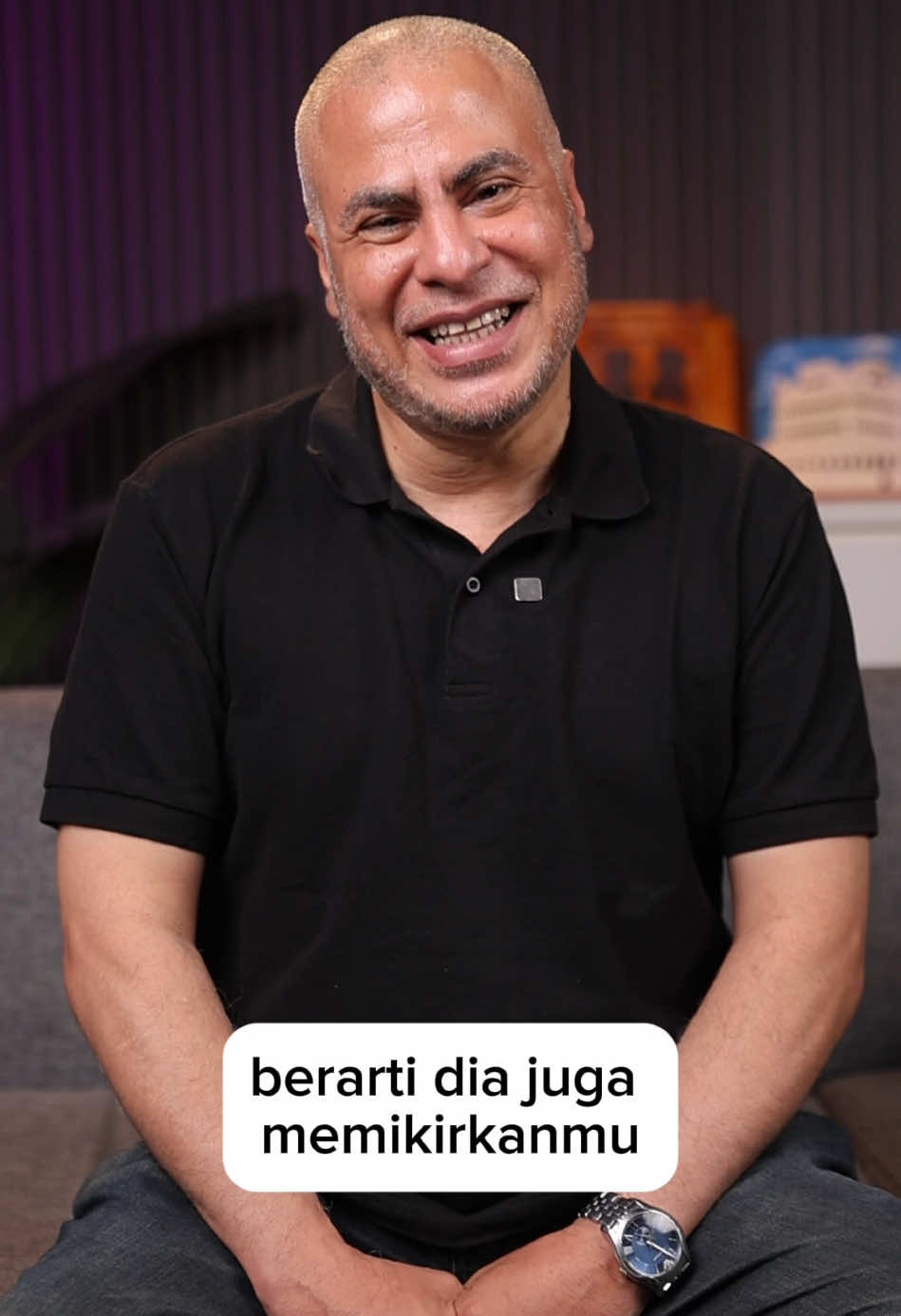 Jika kamu tdk pernah bisa melepas seseorg dlm pikiranmu,berarti dia juga memikirkanmu,,,, Bener ngga??? #pikiranmu #melepasmu #memikirkanmu #tidakbisamoveon 