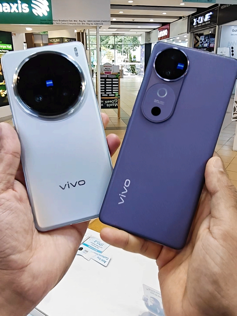 Vivo X200pro, Vivo V40 X200 =RM3599 X200pro=4699 promo price V40=RM1899 V40 24+512GB =RM2199 #vivomalaysia #vivox200series #vivox200pro #smartphone #vivocxcwangsawalkmall #mindblowing #loveforever  #foreverlove #tiktok #tiktokmalaysia #best #forever #wangsawalkmall #Love #foryoupageofficiall #foryou #fyp #zeissportraitsopro #vivov40 #awesome #peace 